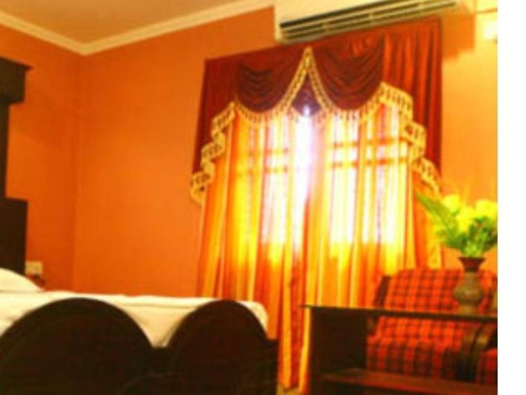 Hotel Priya Chengannur Kamer foto